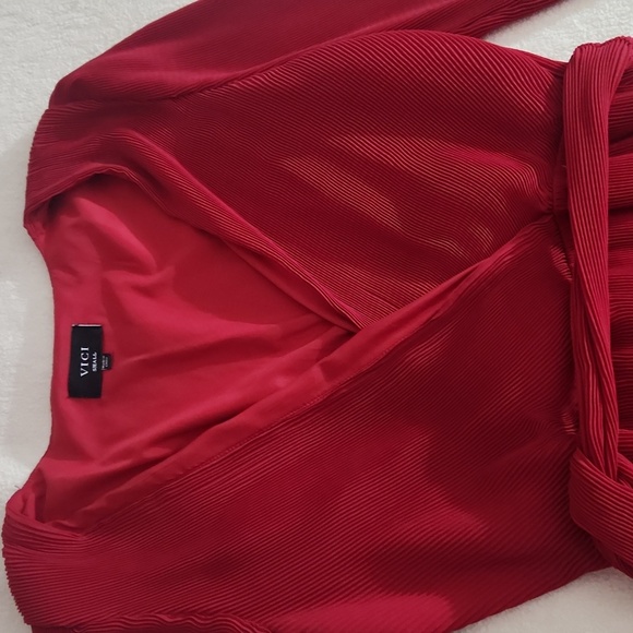 VICI WOMEN'S DREES SIZE SMALL. COLOR RED - VINE. - Picture 3 of 9